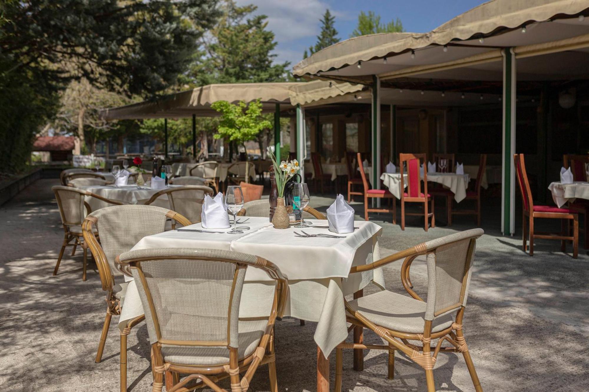 Restaurant Bric Dekani Экстерьер фото