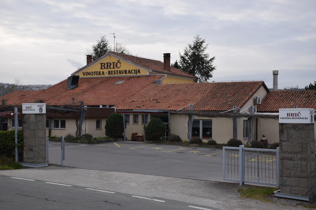 Restaurant Bric Dekani Экстерьер фото